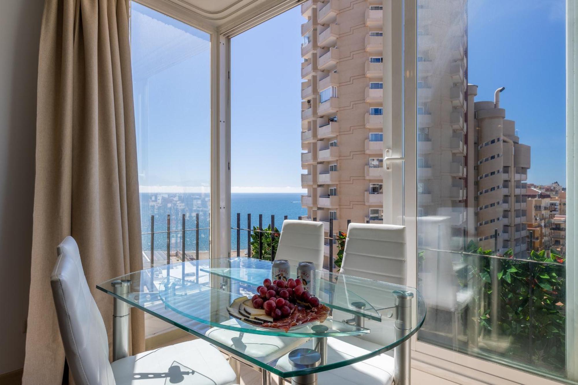 Apartamento Perla フエンヒロラ エクステリア 写真